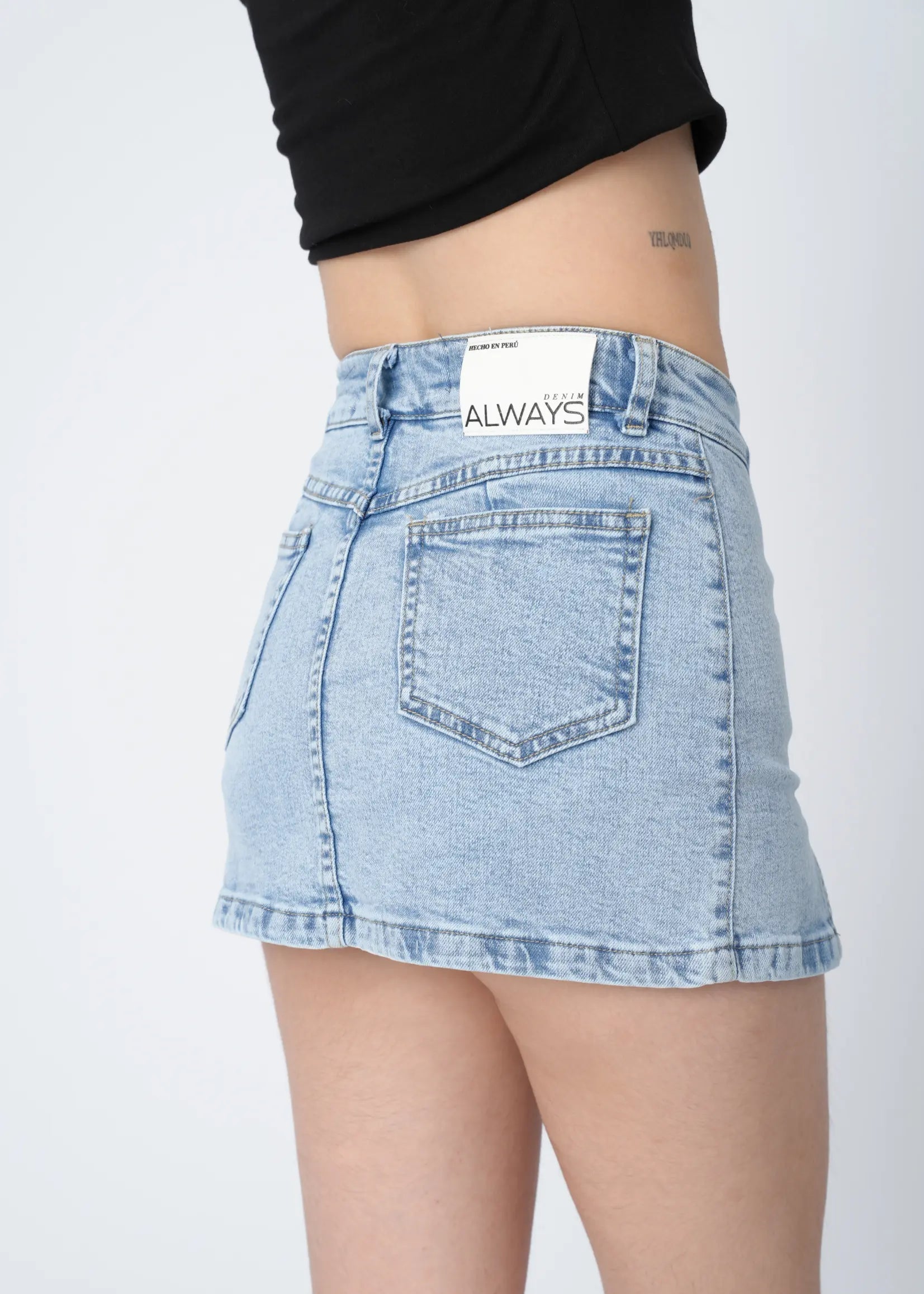 MINI FALDA SEMI STRETCH - HIELO